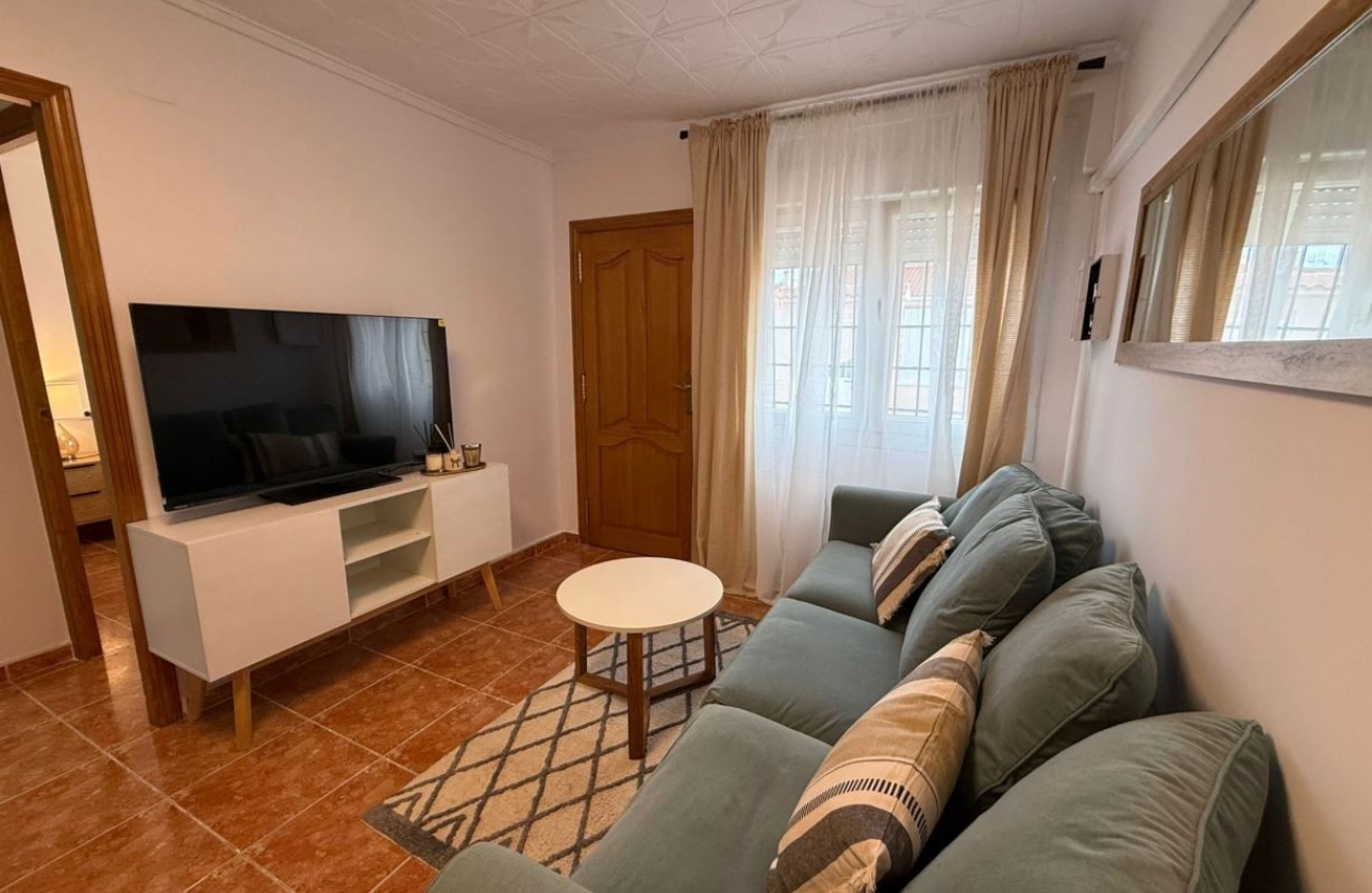 Resale - House - Torrevieja - Torreta
