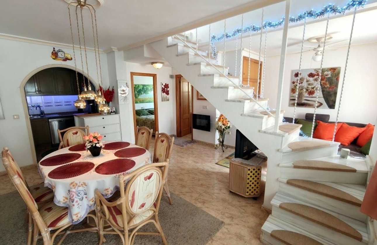 Resale - House - Torrevieja -  Urbanization