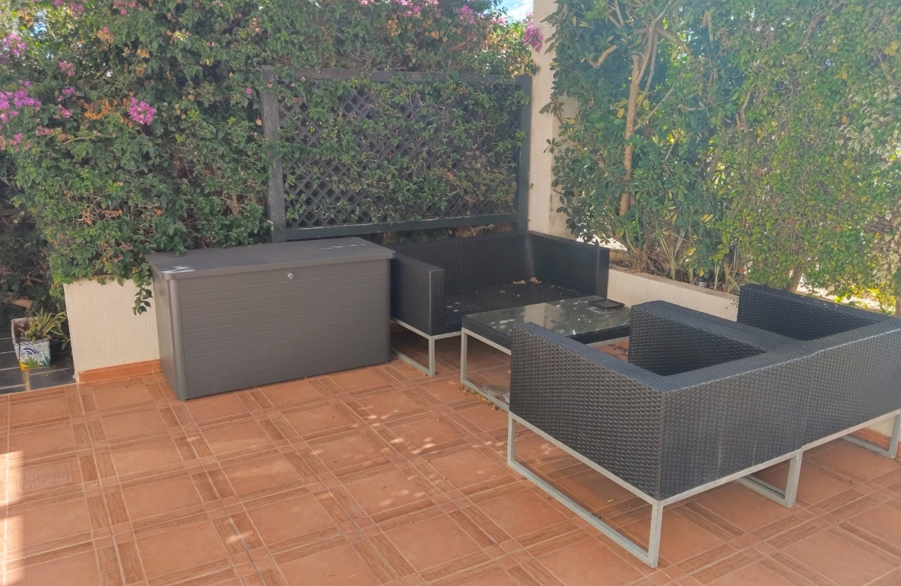 Resale - town house - Alicante - Campoamor