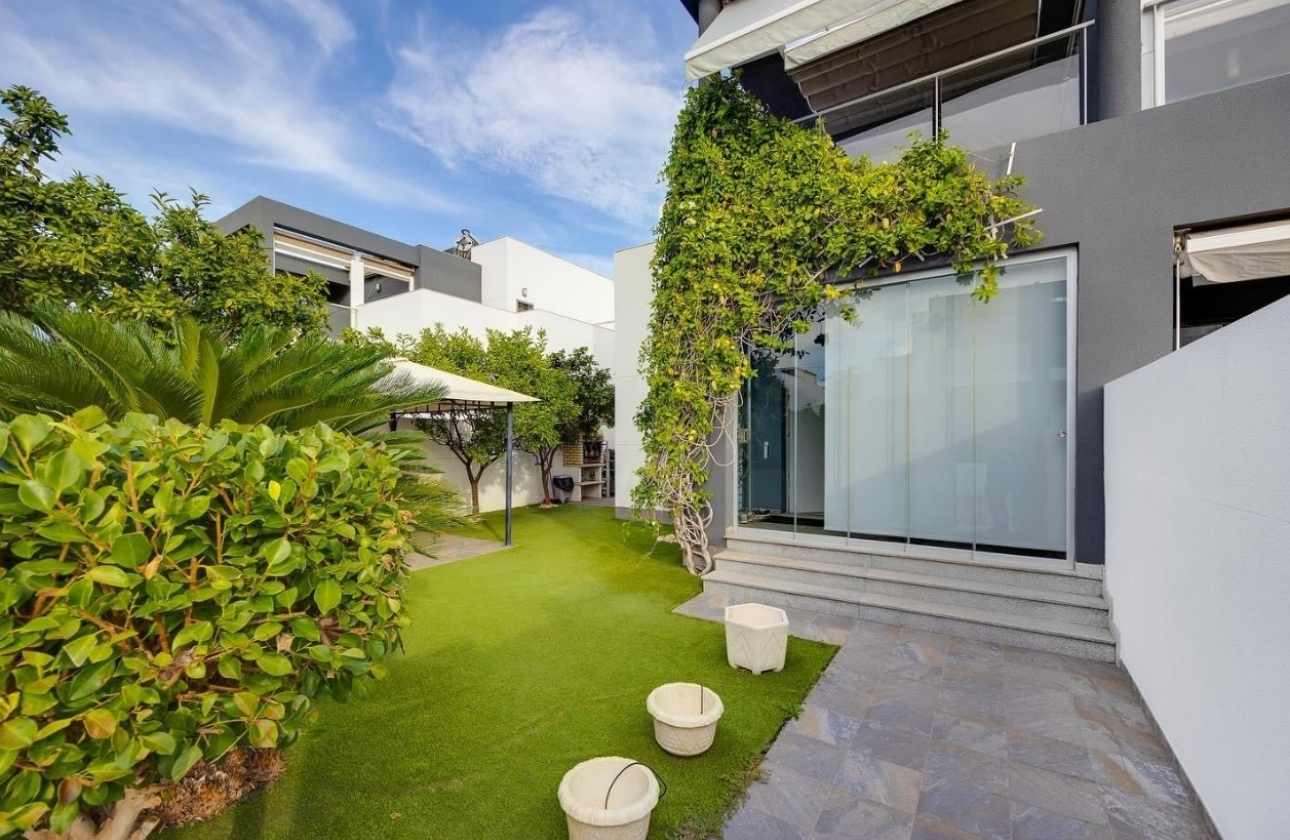 Resale - town house - Torrevieja - Nueva Torrevieja - Aguas Nuevas