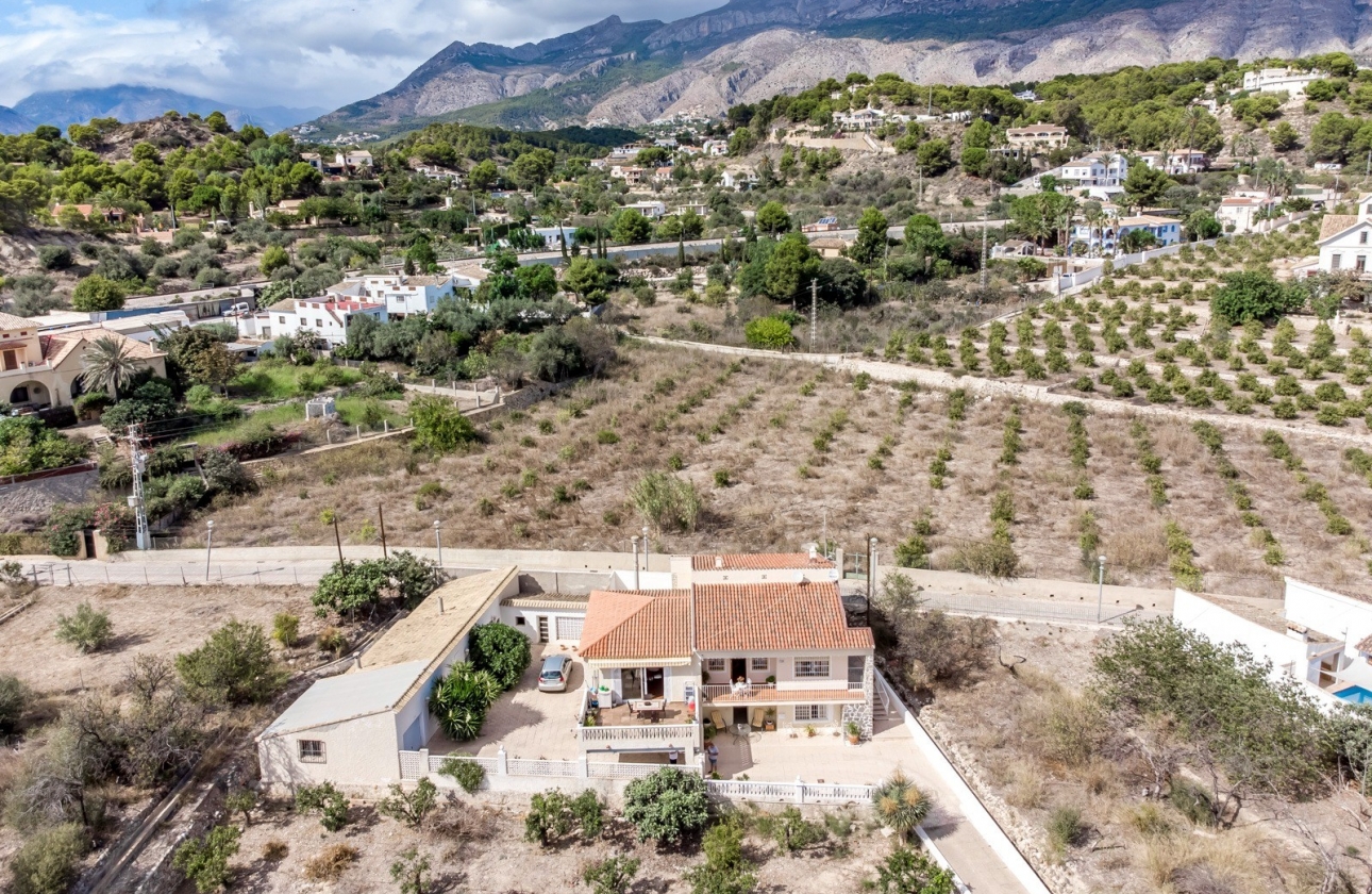 Resale - Villa - Altea
