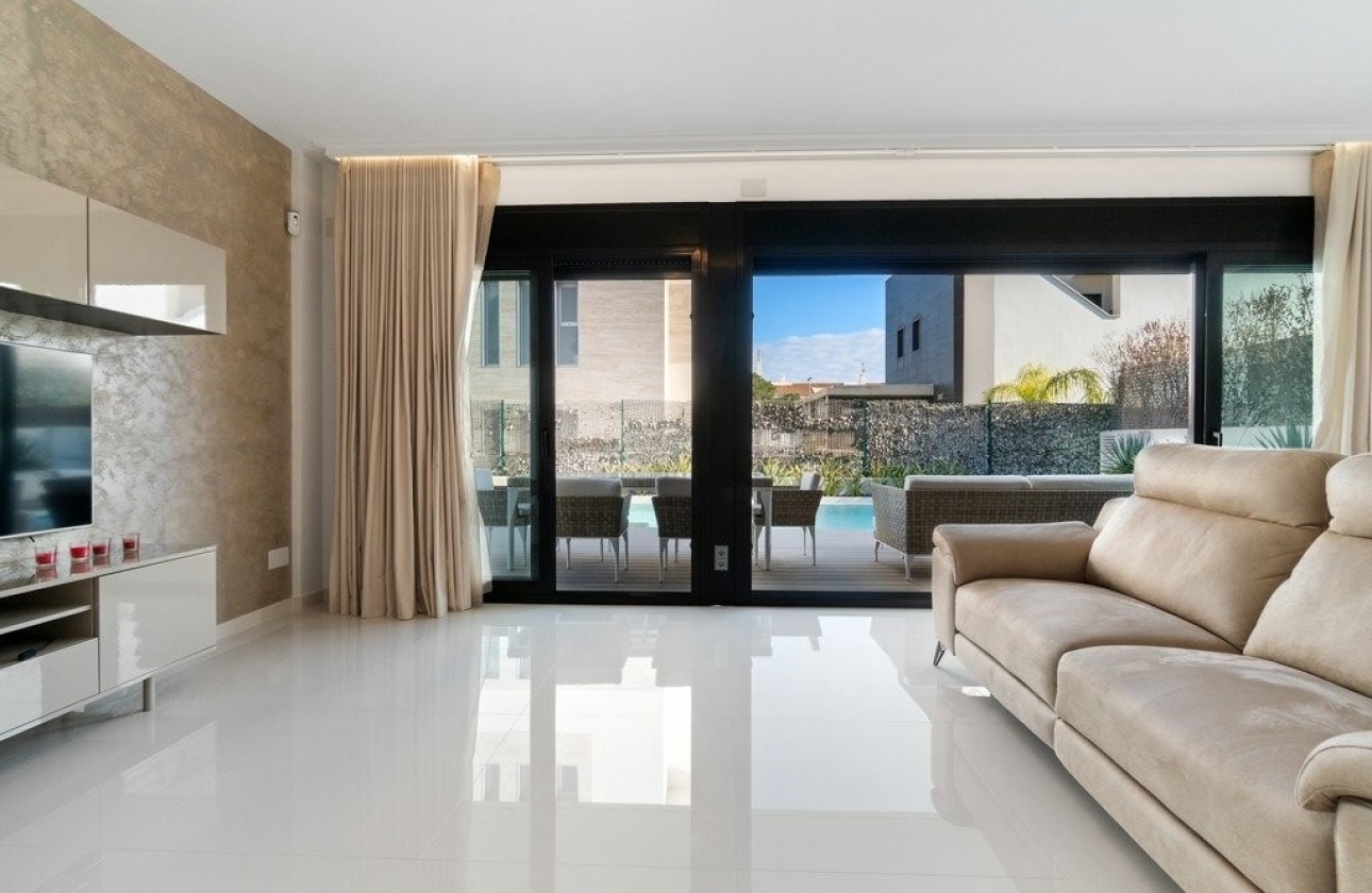 Resale - Villa - Campoamor