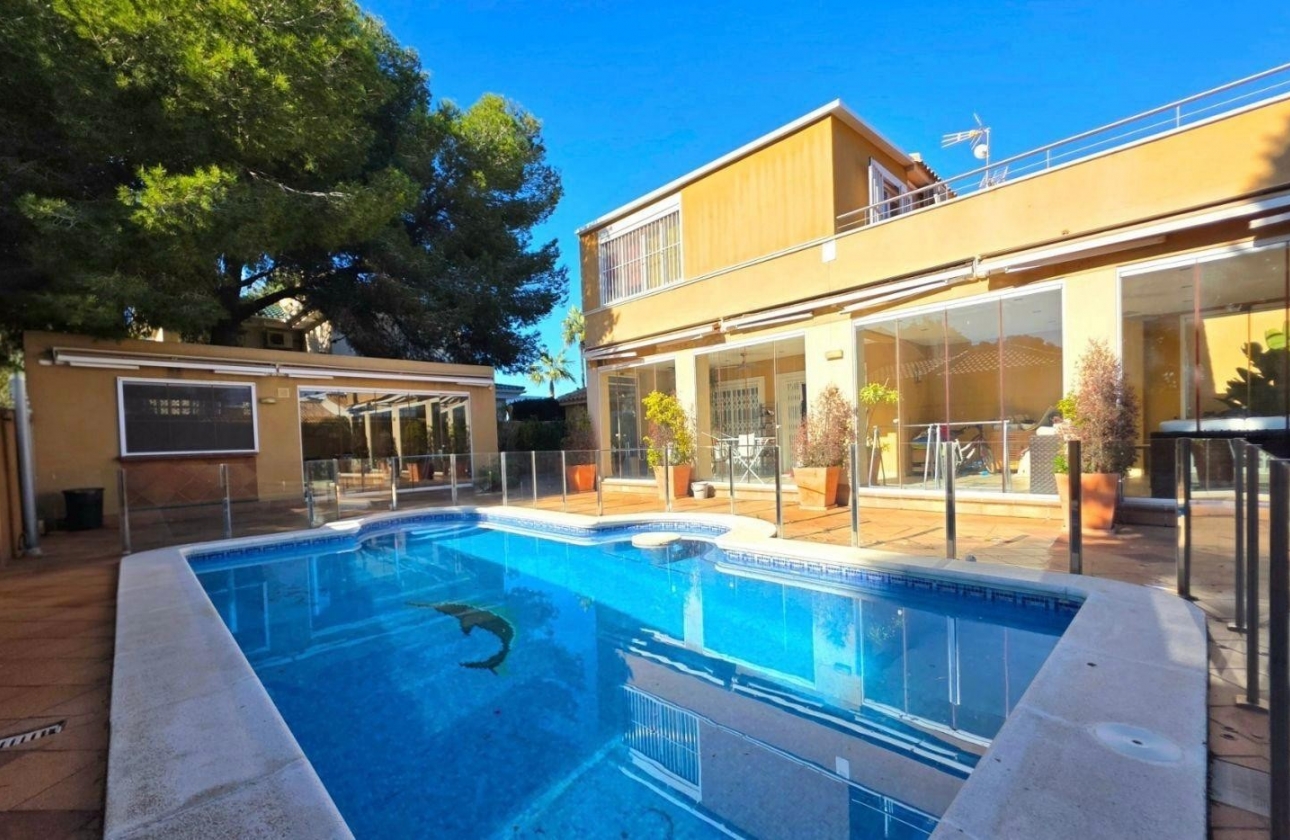 Resale - Villa - Dehesa De Campoamor