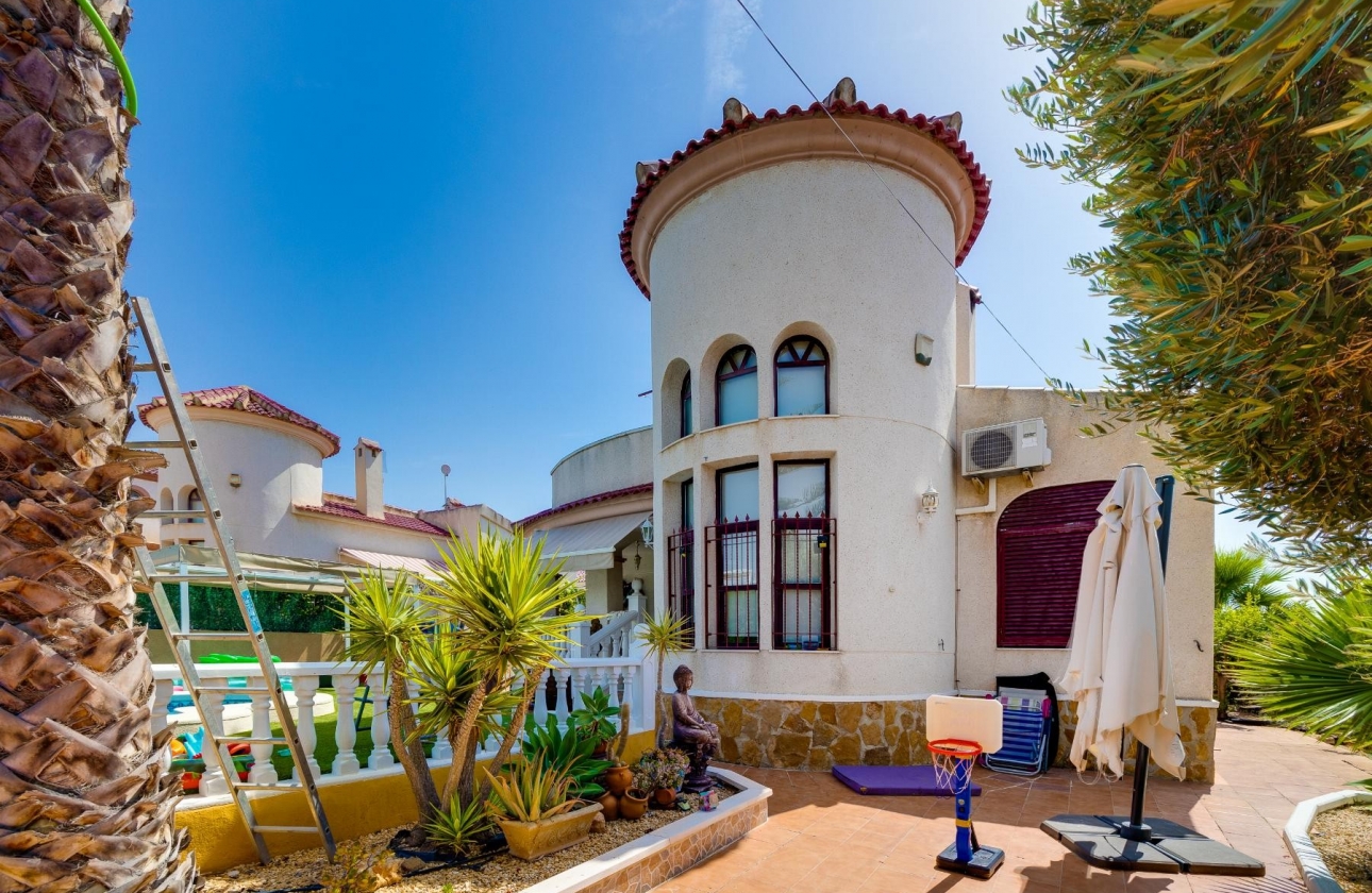 Resale - Villa - Elche Pedanías - La Marina