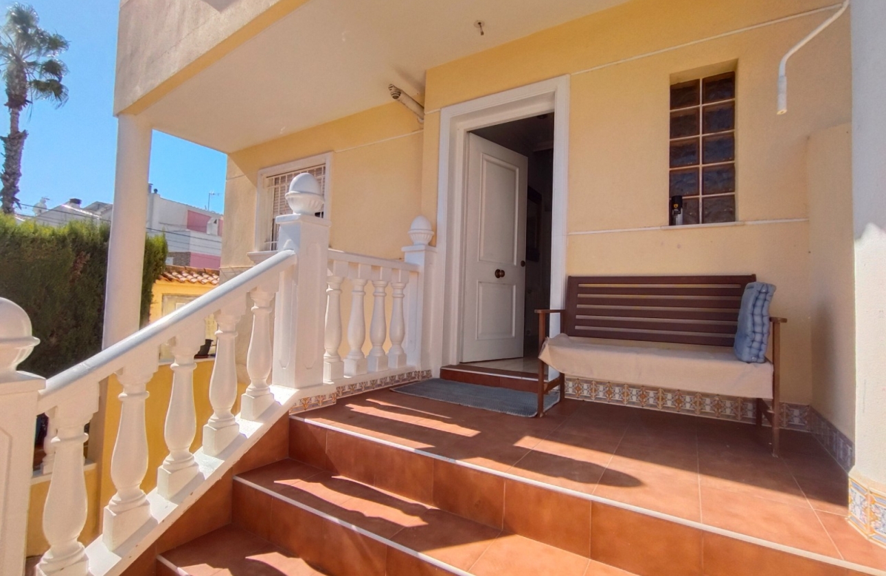 Resale - Villa - Guardamar del Segura - Urbanizaciones