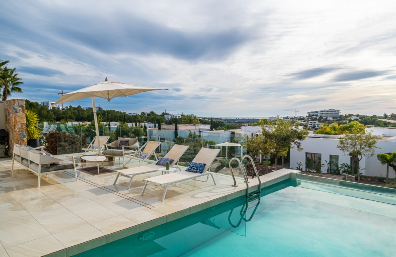 Resale - Villa - Las Colinas Golf