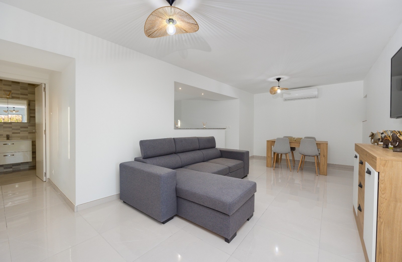 Resale - Villa - Los Montesinos - La Herrada