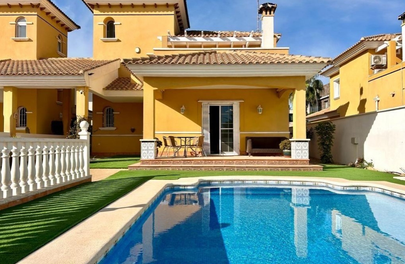 Resale - Villa - Orihuela Costa - Cabo roig - La Zenia