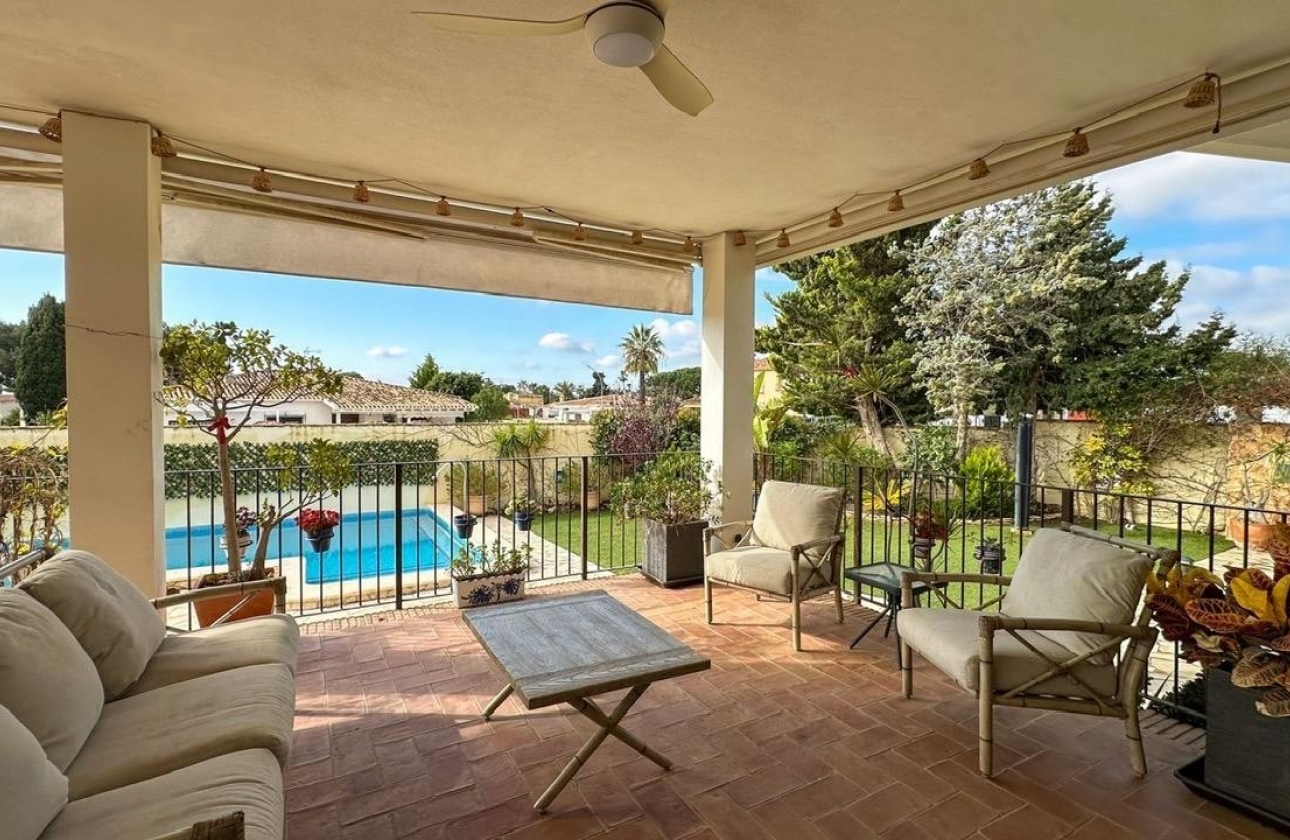 Resale - Villa - Orihuela Costa - Dehesa de campoamor