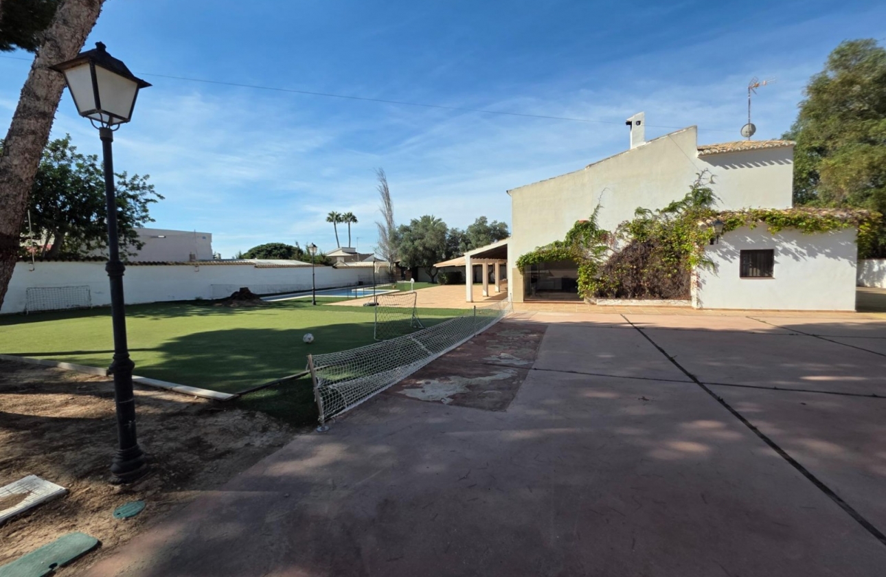 Resale - Villa - Santa Pola