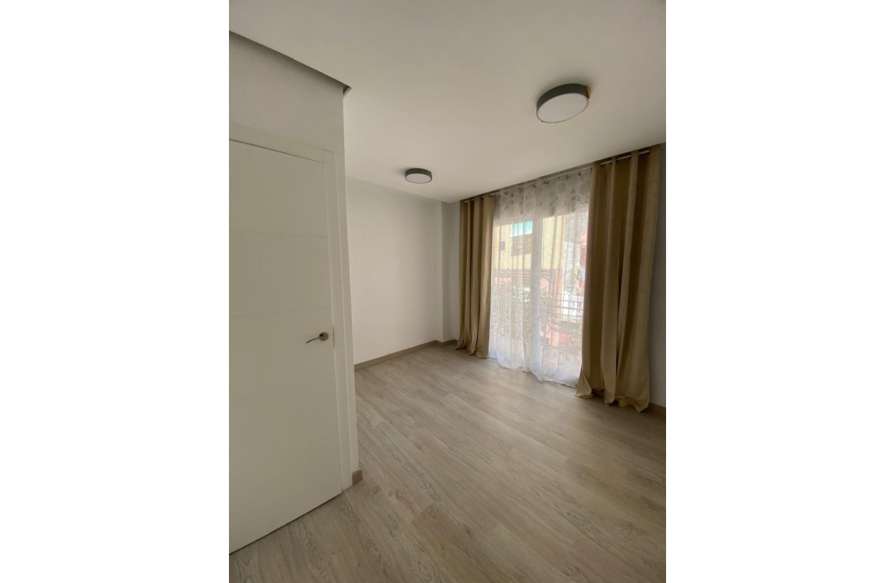 Reventa - Apartamento / piso - Alicante - Carolinas Altas