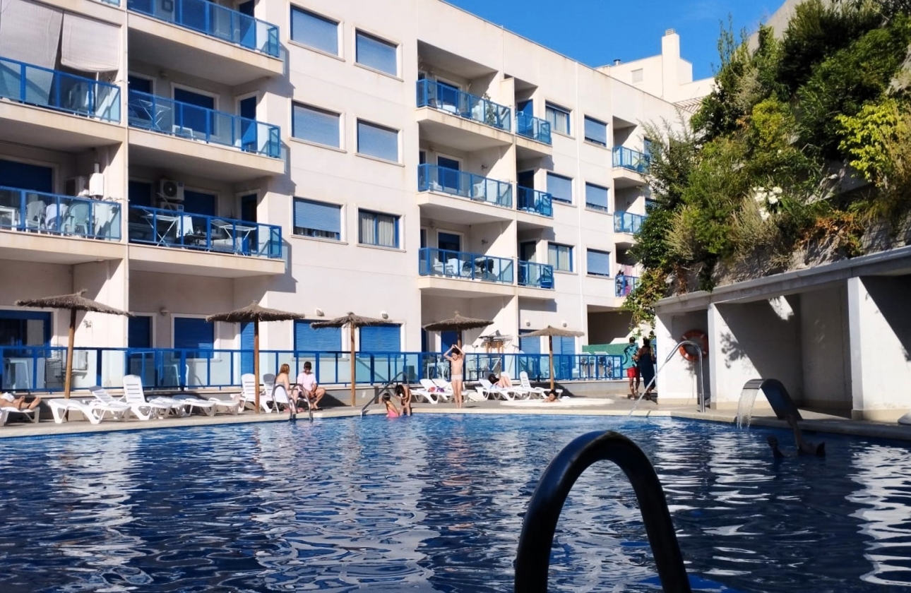 Reventa - Apartamento / piso - Alicante -  Urbanización