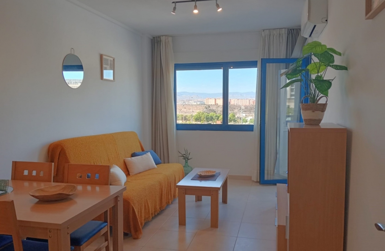 Reventa - Apartamento / piso - Alicante -  Urbanización