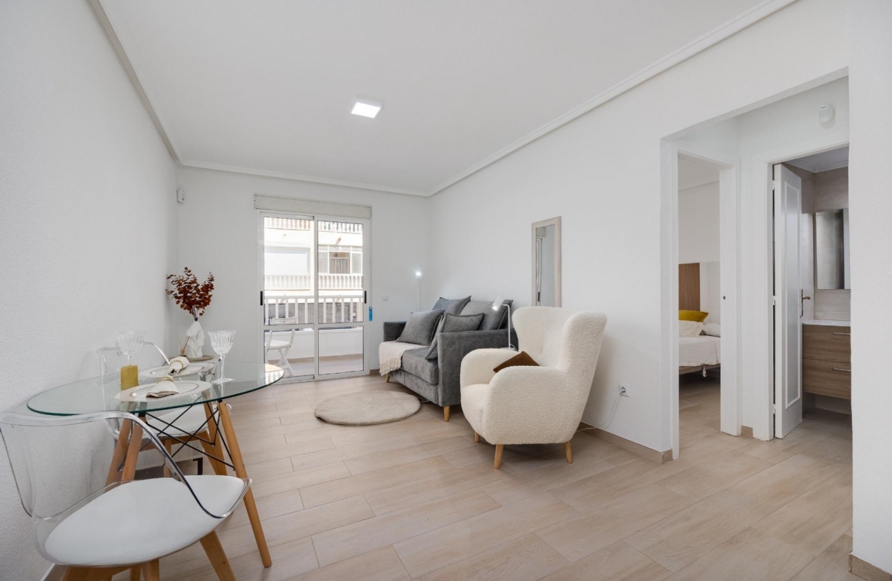 Reventa - Apartamento / piso - Torrevieja - El Acequión - Los Náufragos