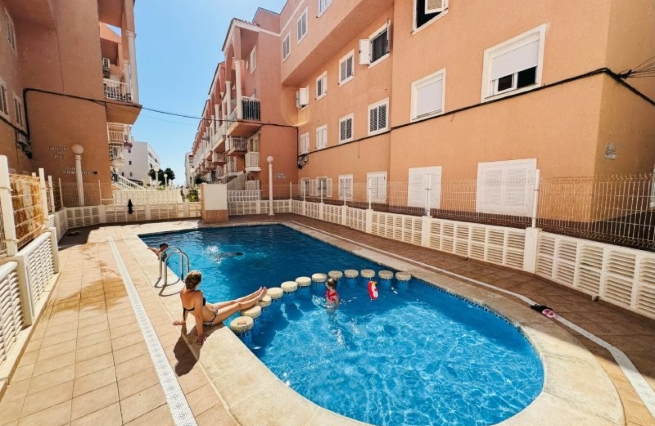Reventa - Apartamento / piso - Torrevieja - La Mata pueblo