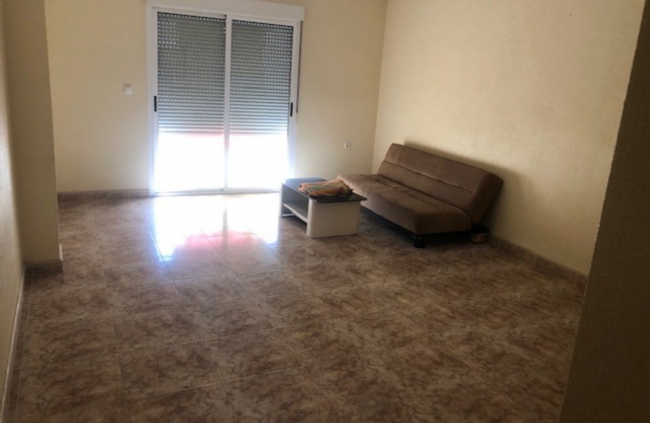 Reventa - Apartamento / piso - Torrevieja -  Urbanización