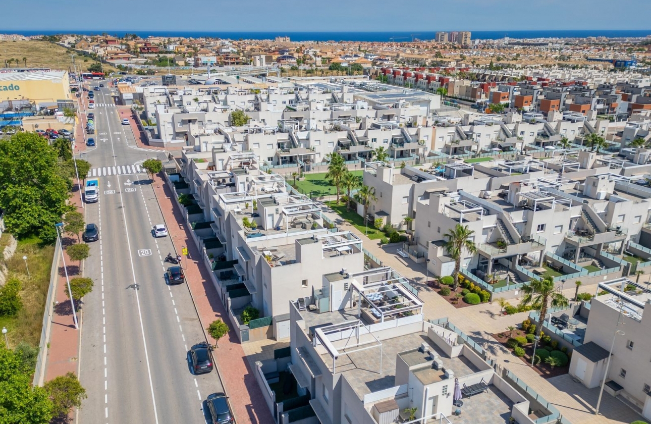 Reventa - Apartamento / piso - Torrevieja -  Urbanización