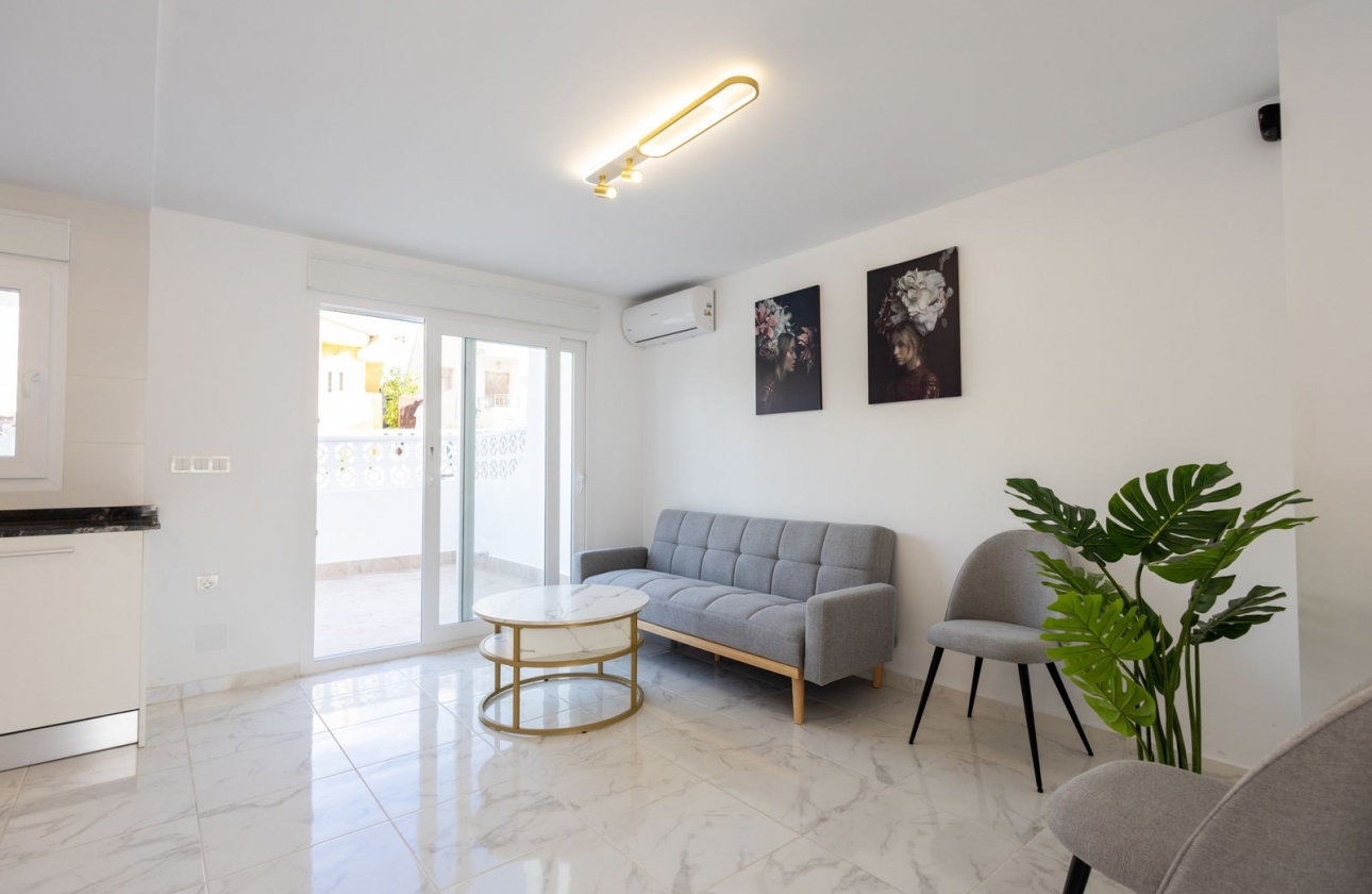 Reventa - Casa Adosada - Torrevieja - Los Balcones