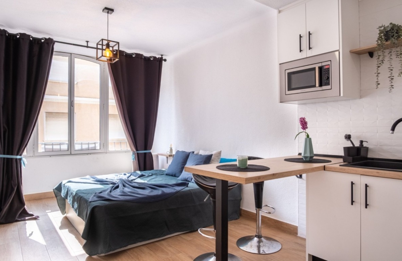 Reventa - Estudio - Torrevieja - Centro