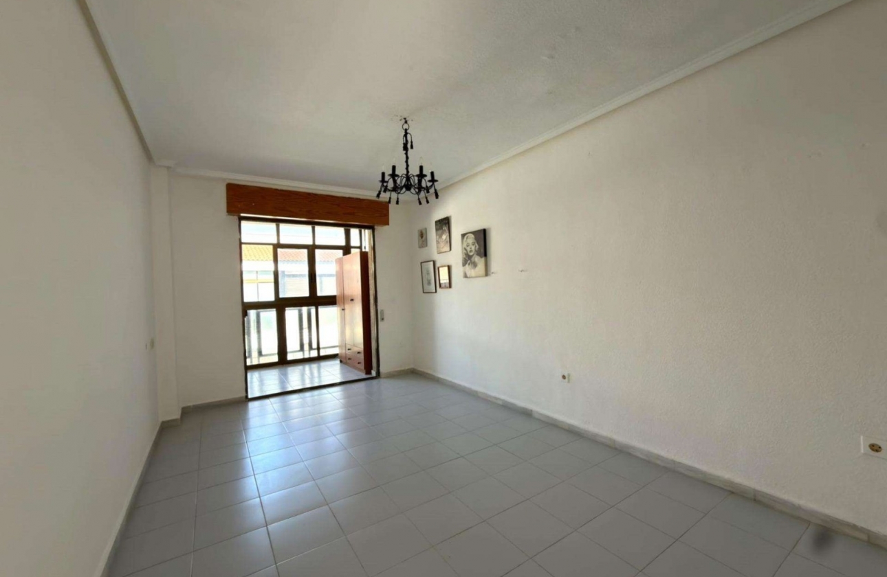 Reventa - Estudio - Torrevieja - La Siesta - El Salado -  Torreta