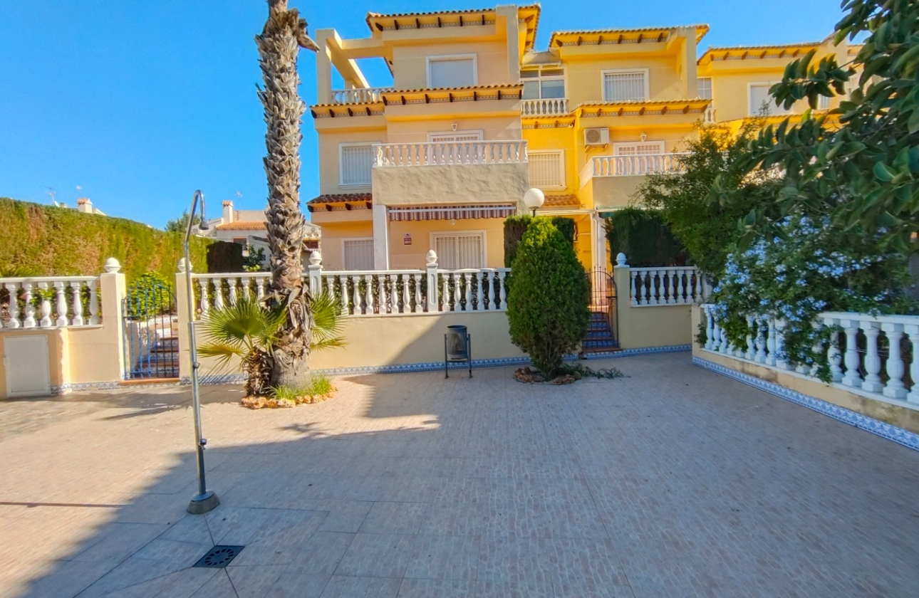 Reventa - Villa - Guardamar del Segura - Urbanizaciones