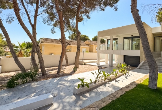 Villa - Obra nueva - Torrevieja - Los Balcones - Los Altos del Edén