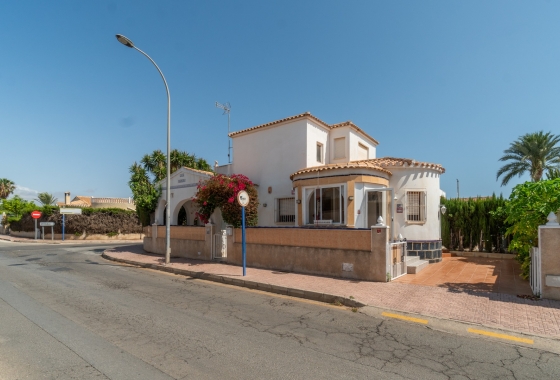 Villa - Resale - Orihuela Costa - La Florida