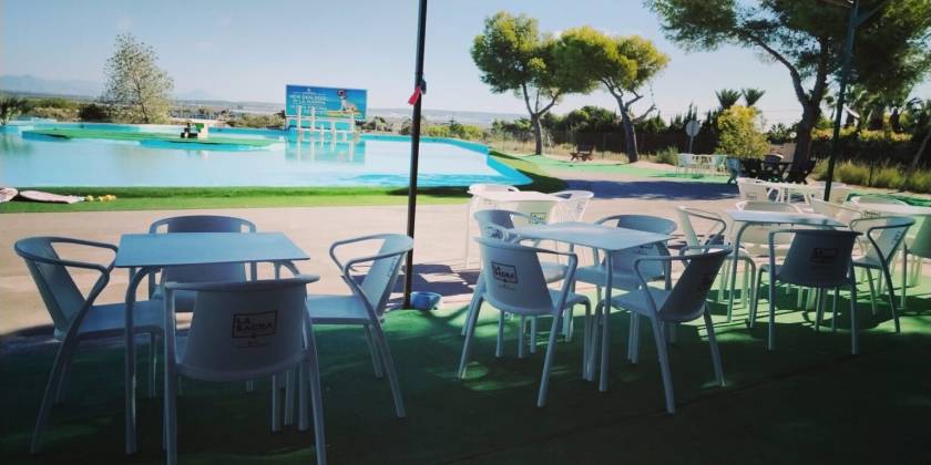 Pool and recreation zone for dogs in La Marina