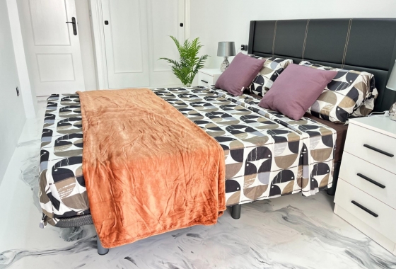 Resale - Apartment / flat - Torrevieja - Acequion