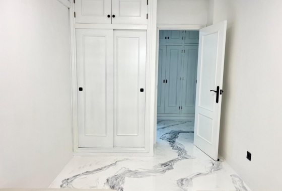 Resale - Apartment / flat - Torrevieja - Acequion