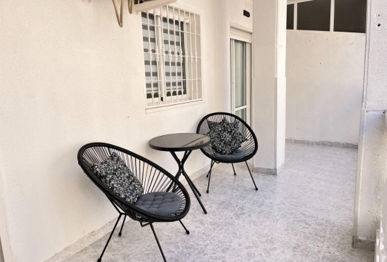 Resale - Apartment / flat - Torrevieja - Acequion