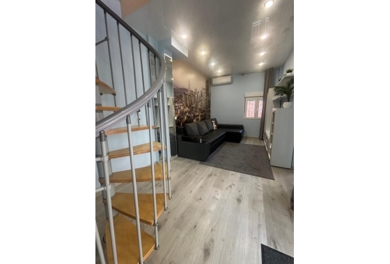 Resale - Duplex - Torrevieja -  Urbanization