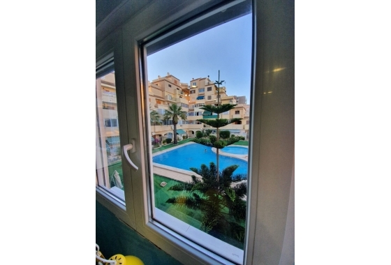 Resale - Duplex - Torrevieja -  Urbanization