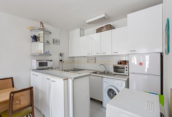 Resale - Bungalow - Torrevieja -  Urbanization