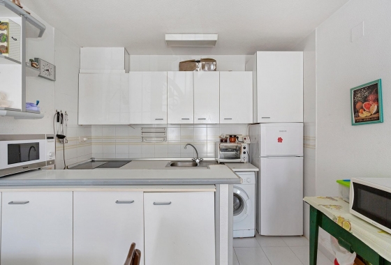 Resale - Bungalow - Torrevieja -  Urbanization