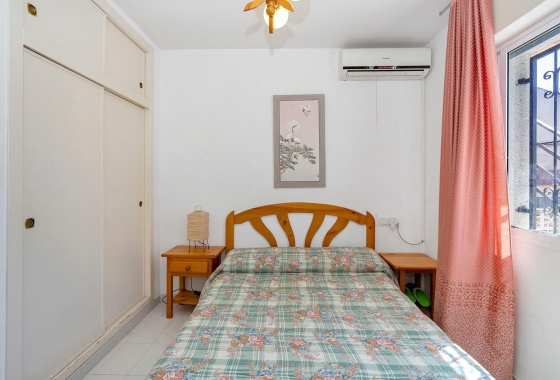 Resale - Bungalow - Torrevieja -  Urbanization