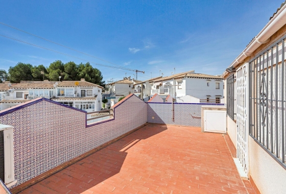 Resale - Bungalow - Torrevieja -  Urbanization