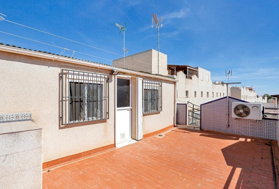 Resale - Bungalow - Torrevieja -  Urbanization