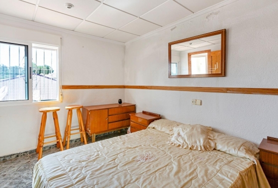 Resale - Bungalow - Torrevieja -  Urbanization