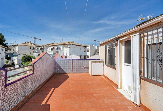 Resale - Bungalow - Torrevieja -  Urbanization