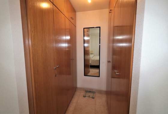 Resale - Apartment / flat - Torrevieja -  Urbanization