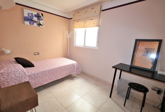 Resale - Apartment / flat - Torrevieja -  Urbanization