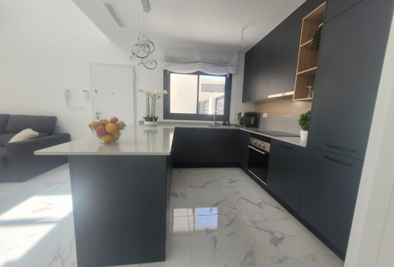 Rynek Wtórny - Bliźniak - Los Montesinos - La Herrada