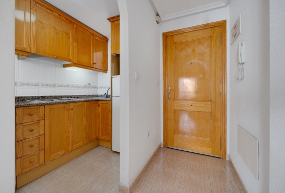 Resale - Apartment / flat - Torrevieja -  Urbanization