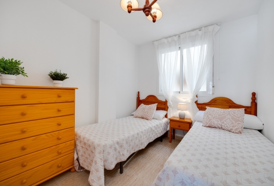 Resale - Apartment / flat - Torrevieja -  Urbanization