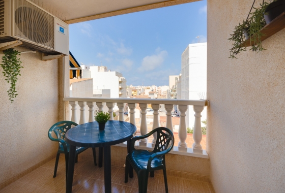 Resale - Apartment / flat - Torrevieja -  Urbanization