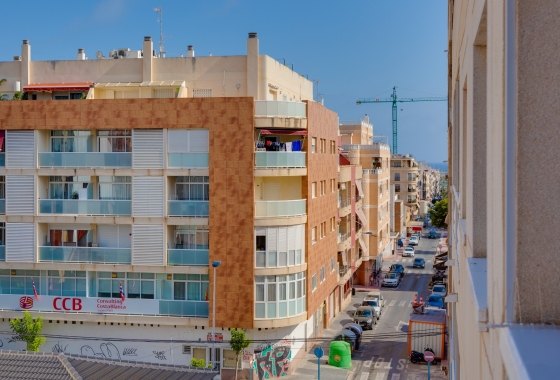 Resale - Apartment / flat - Torrevieja -  Urbanization