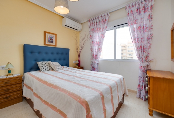 Resale - Apartment / flat - Torrevieja - Playa de los Locos
