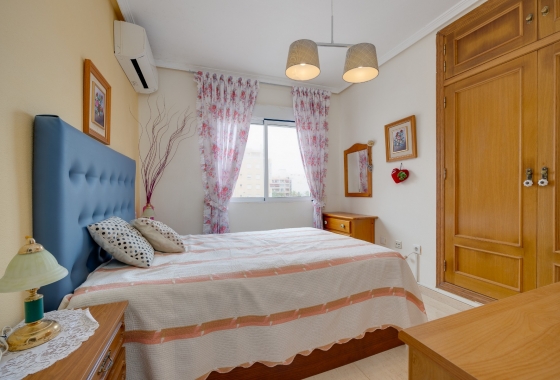 Resale - Apartment / flat - Torrevieja - Playa de los Locos