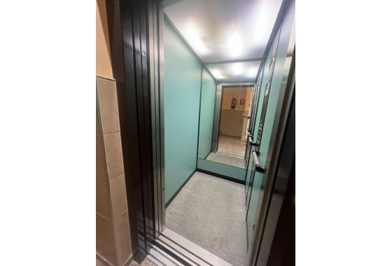 Resale - Apartment / flat - Torrevieja -  Urbanization